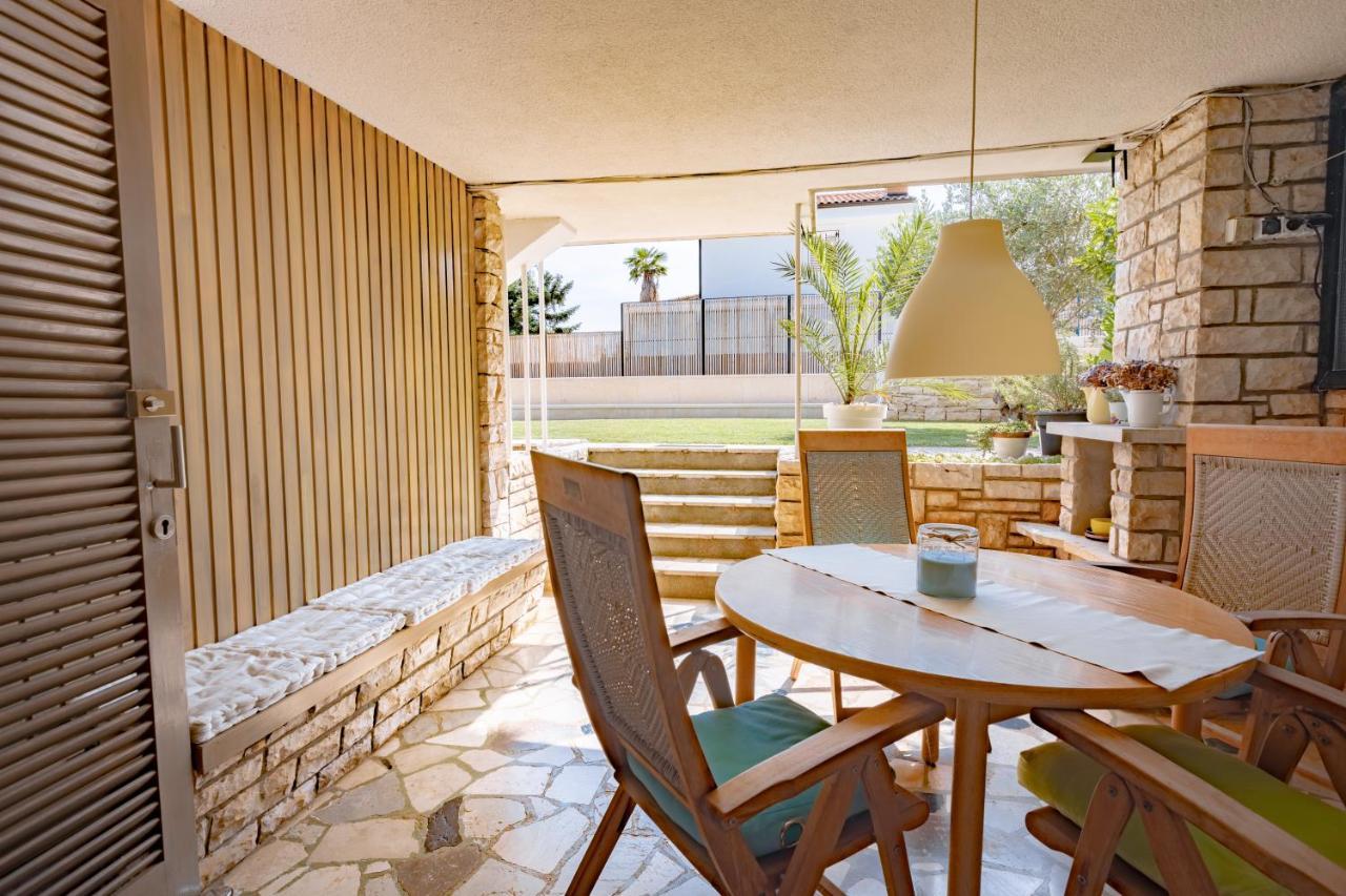 Residence Pecek Novigrad Istria Extérieur photo